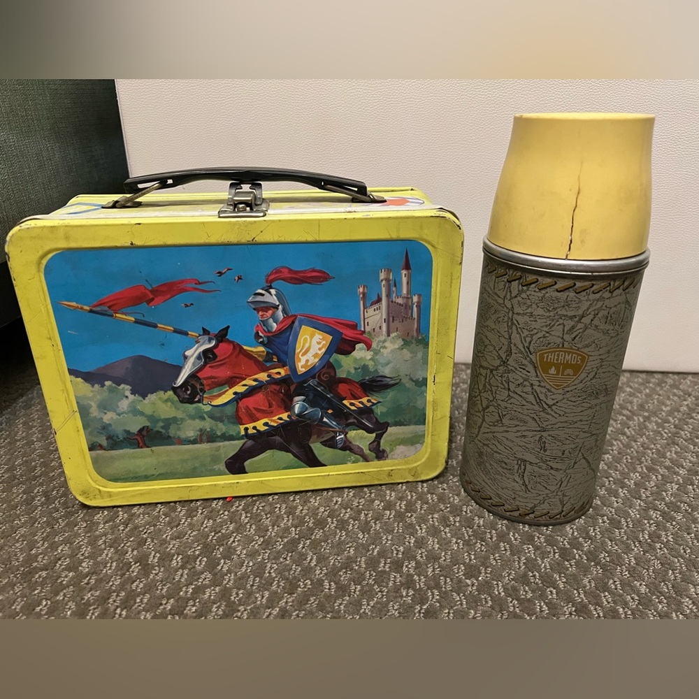 Knights In Armor 1959 Lunch box RARE FIND!